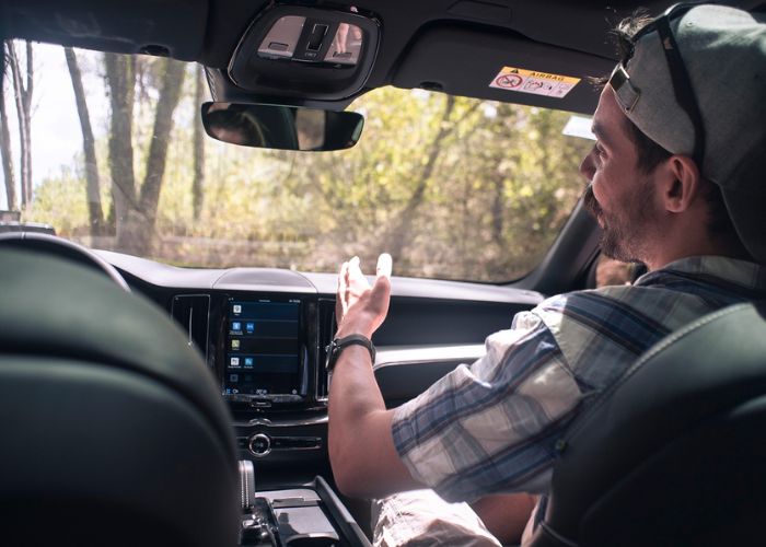 Can taxi rides decide careers? taxi driver, driver talking to passenger