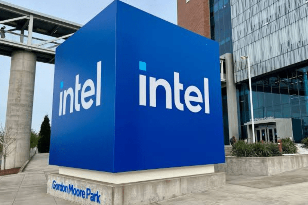 Former Intel employee sues over dismissal linked to return-to-office mandate Intel